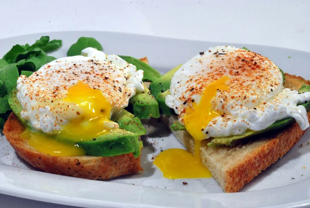 Eggs on 2 pieces of toast.