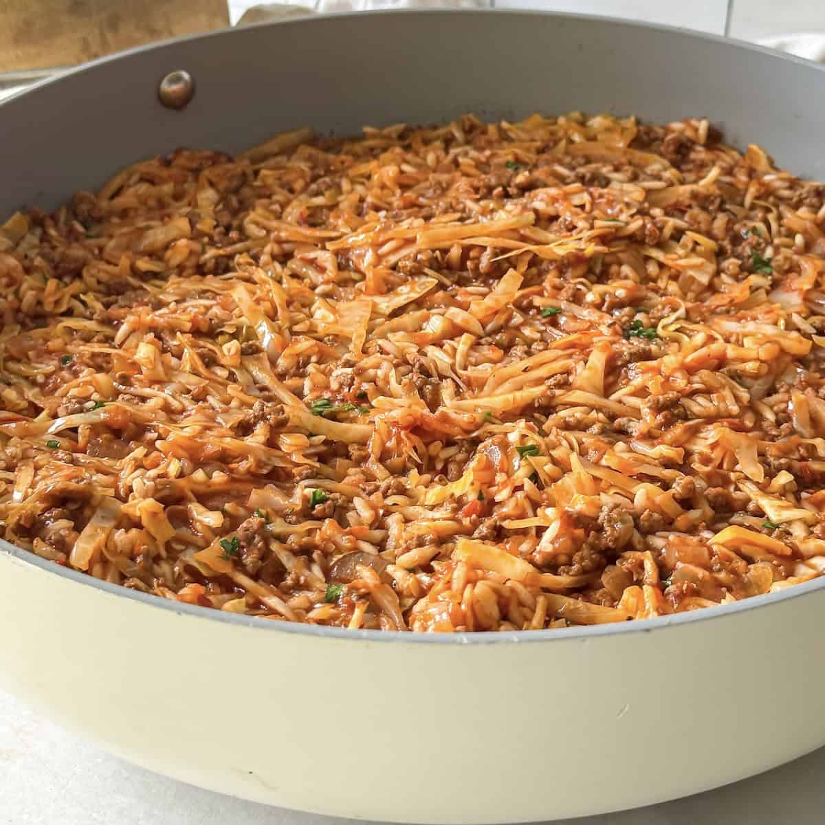 side view of cabbage roll skillet..