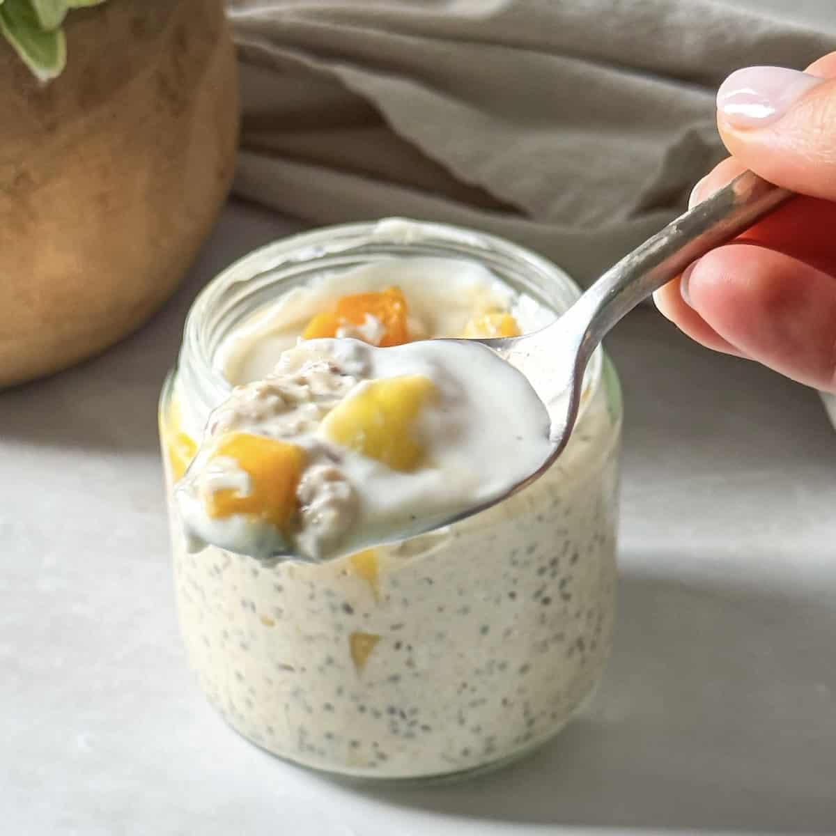 mango overnight oats.