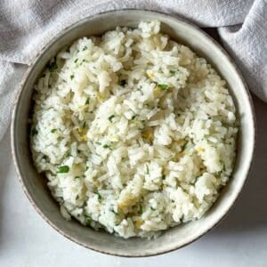lemon garlic rice overhead view.