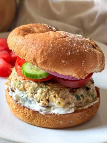 turkey burger feta spinach final photo on a plate.